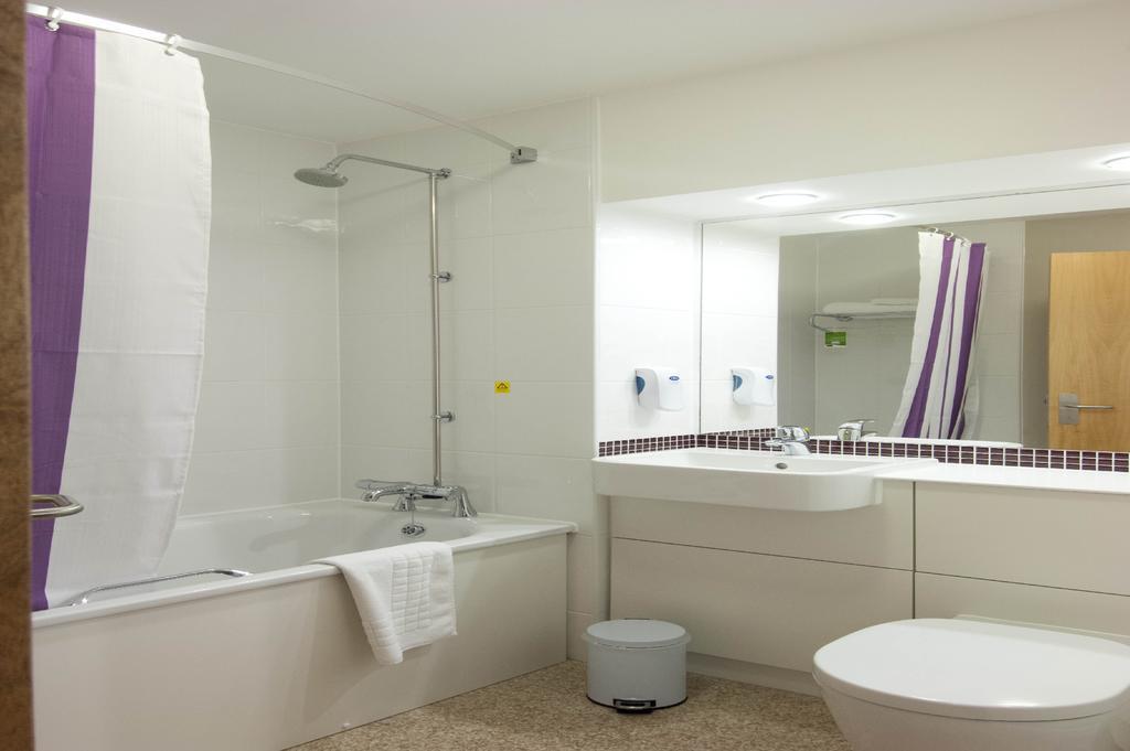 Premier Inn Newcastle Team Valley Гейтсхед Екстериор снимка
