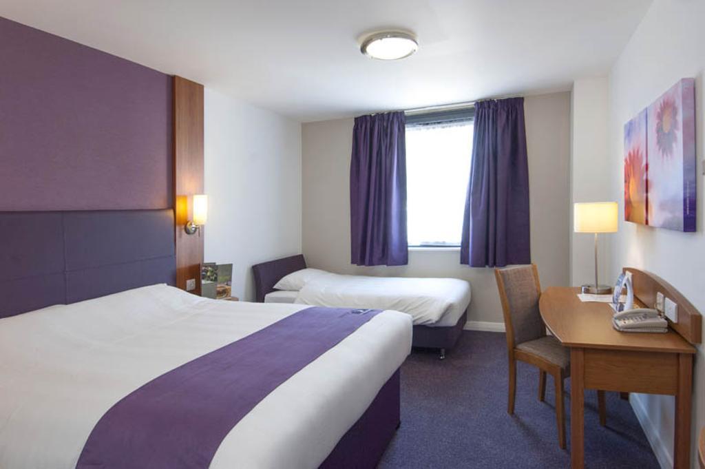 Premier Inn Newcastle Team Valley Гейтсхед Стая снимка