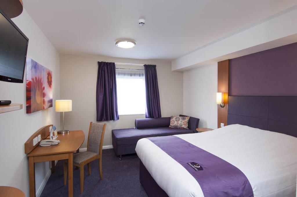 Premier Inn Newcastle Team Valley Гейтсхед Стая снимка