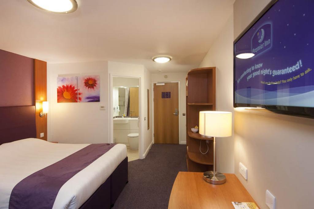 Premier Inn Newcastle Team Valley Гейтсхед Екстериор снимка